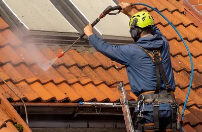 Démoussage et hydrofuge de toiture à Einvaux
