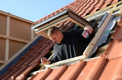 Pose de fenêtres de toit Velux à Einvaux